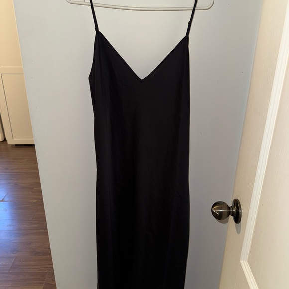 Wilfred Classic Black Dress - Picture 3 of 4